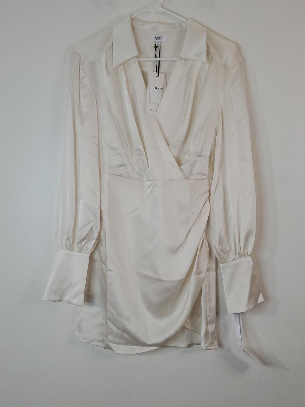 NWT Avra Agata Satin Faux Wrap Mini Dress Size XS Off White Feminine Wedding - Picture 2 of 16